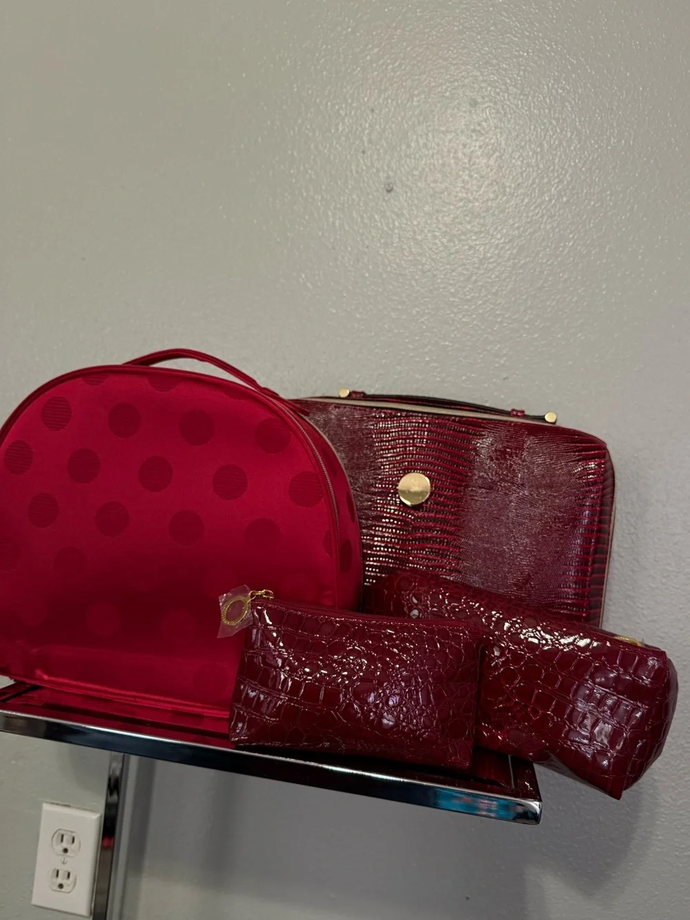 Estée Lauder Red Croc Embossed 3-Piece Train Case Cosmetic Bag Set